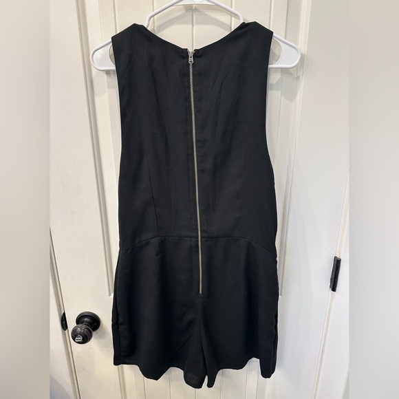 Abercrombie & Fitch Black Sleeveless Skorts Romper sz 8 - Picture 6 of 6